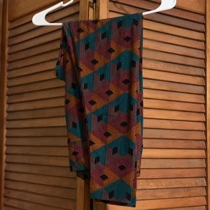 Geometric Print LuLaRoe Leggings. TC